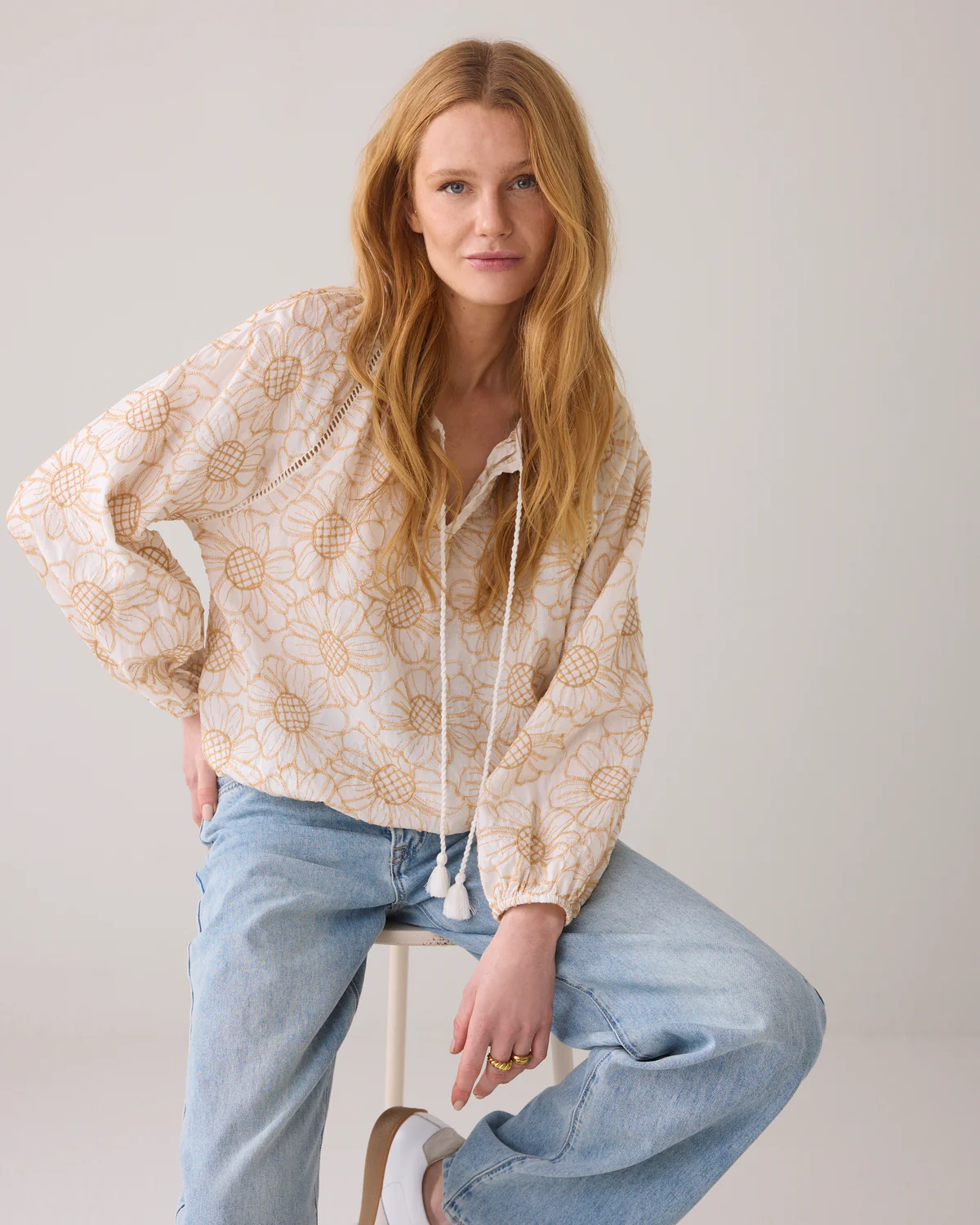 SUMMUM BLUSA ESTAMPADA DE FLORES BORDADAS
