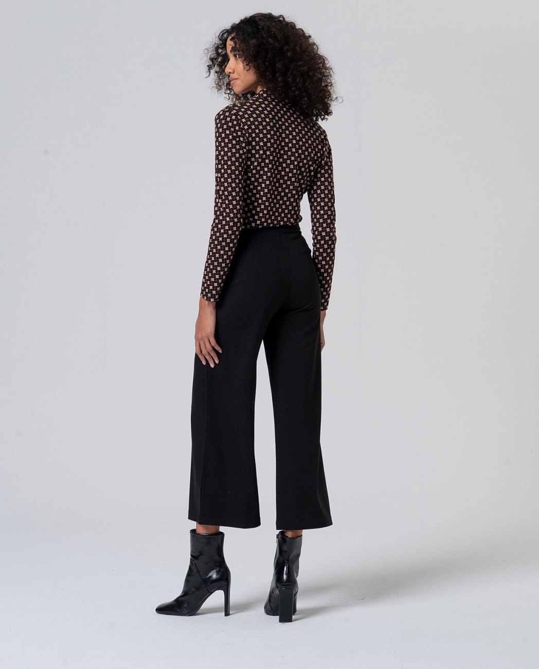 PANTALON NEGRO SURKANA