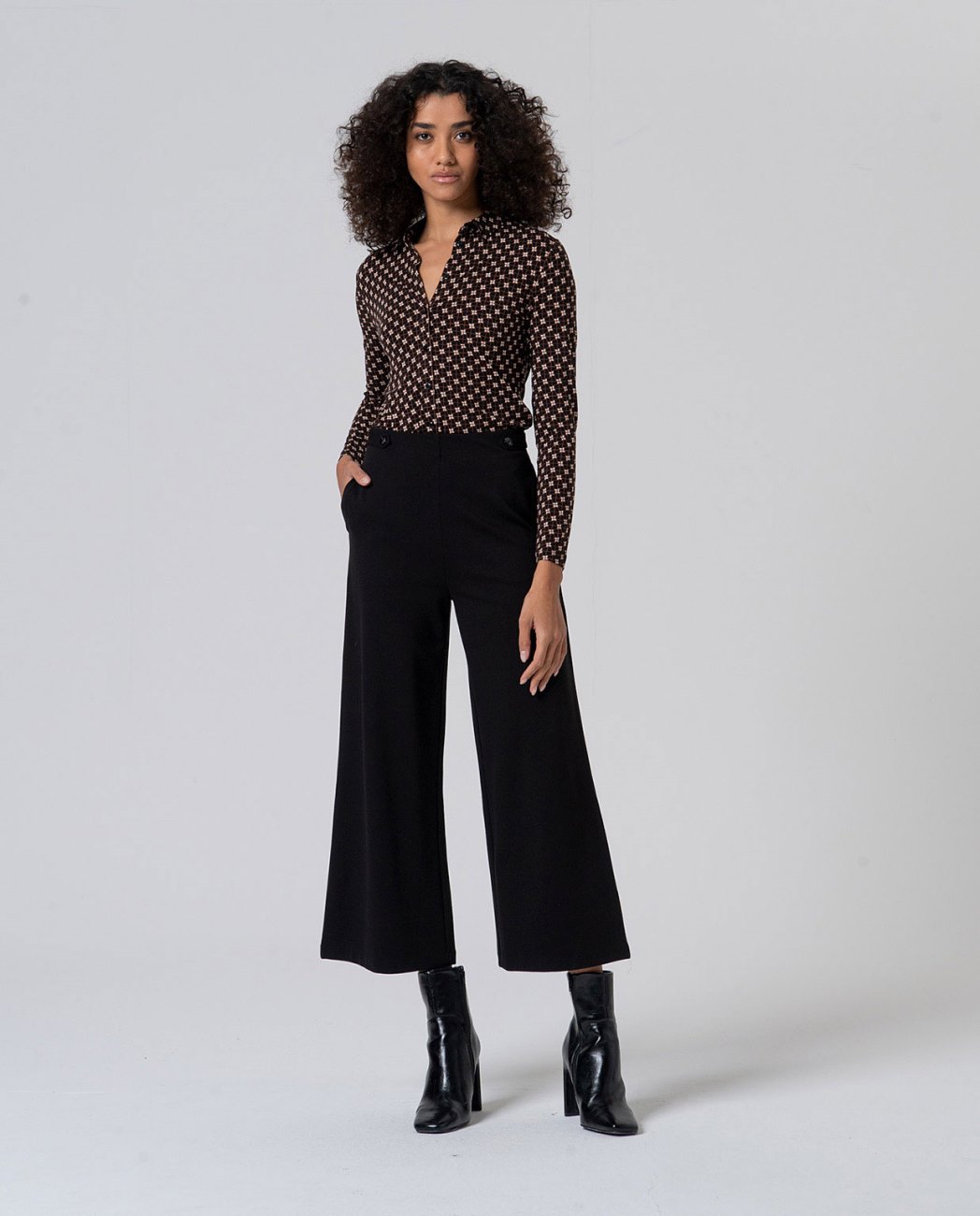 PANTALON NEGRO SURKANA
