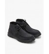 BOTIN WALLABEE CON CIERRE DE CORDONES EN NEGRO
