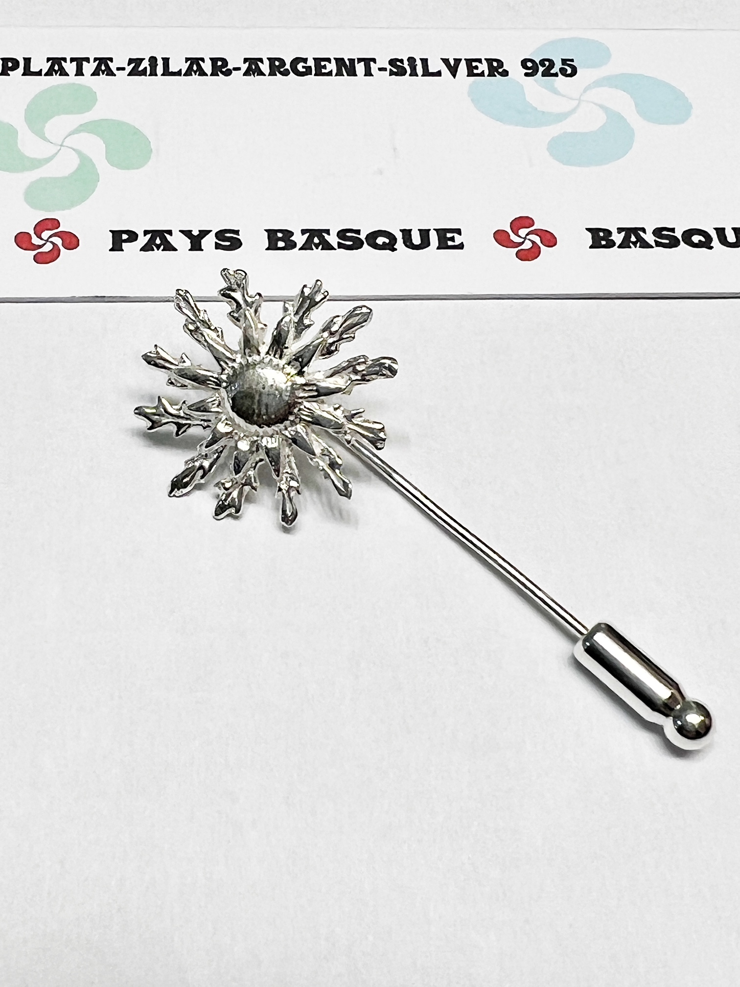 Broche de plata con EGUZKILORE