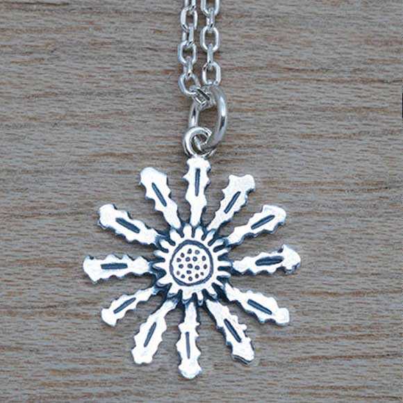 Producto vasco colgante EGUZKILORE de plata cadena de plata mitologÍa vasca artesanÍa TXUS GRUZETA