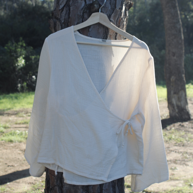 Top cruzado de algodón blanco