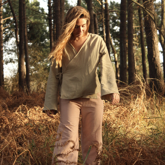 Top cruzado de algodón verde