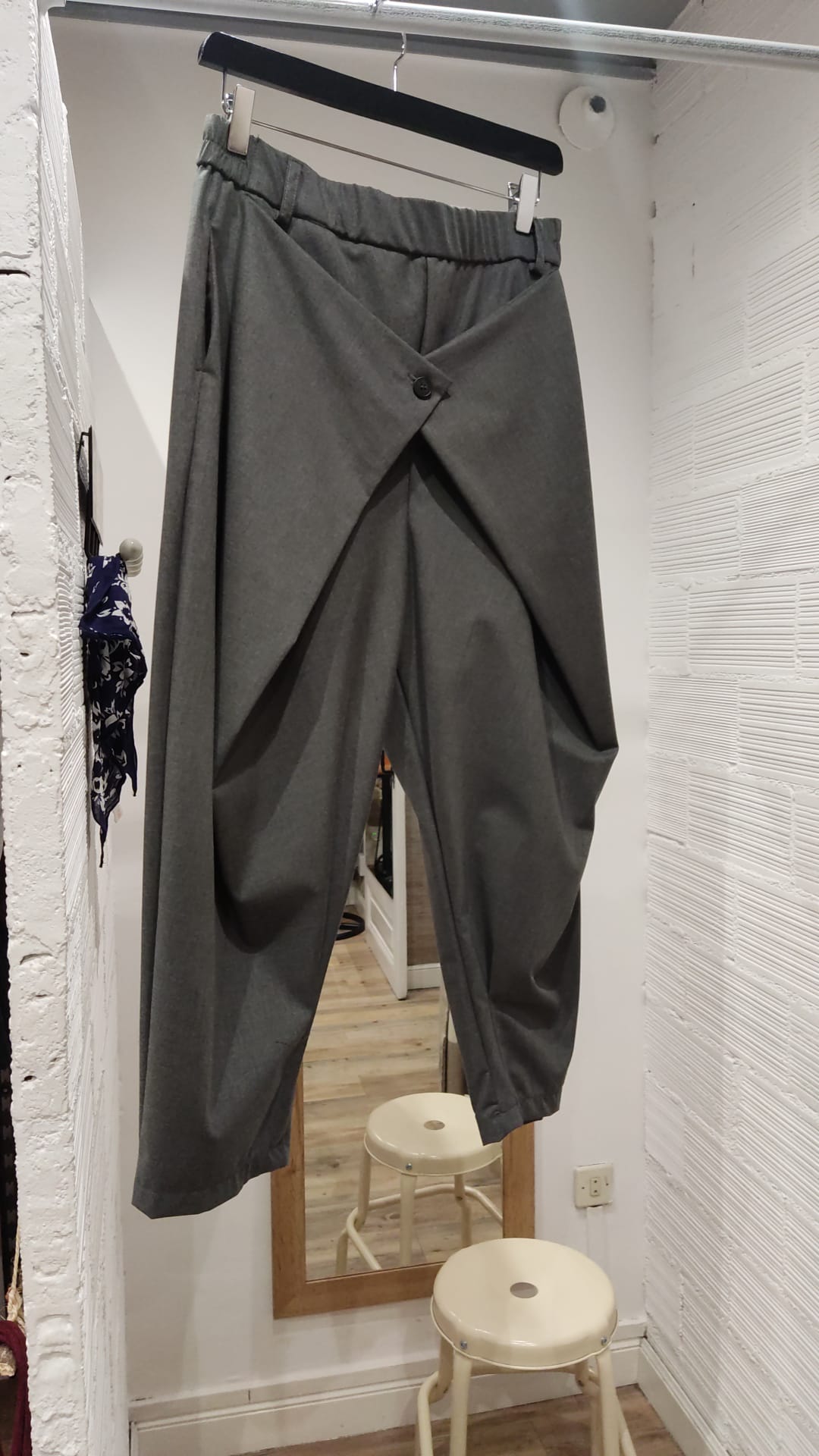 Pantalón 923078 gris